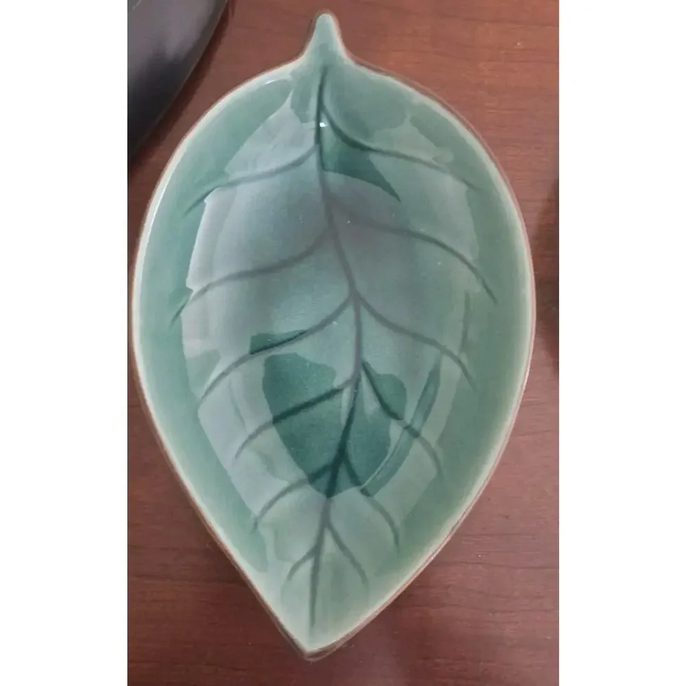 Pier 1 Imports Leaf Shaped Stoneware Nesting Bowls